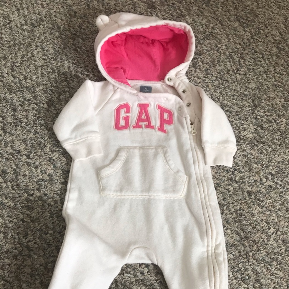 gap onesie 4/$20